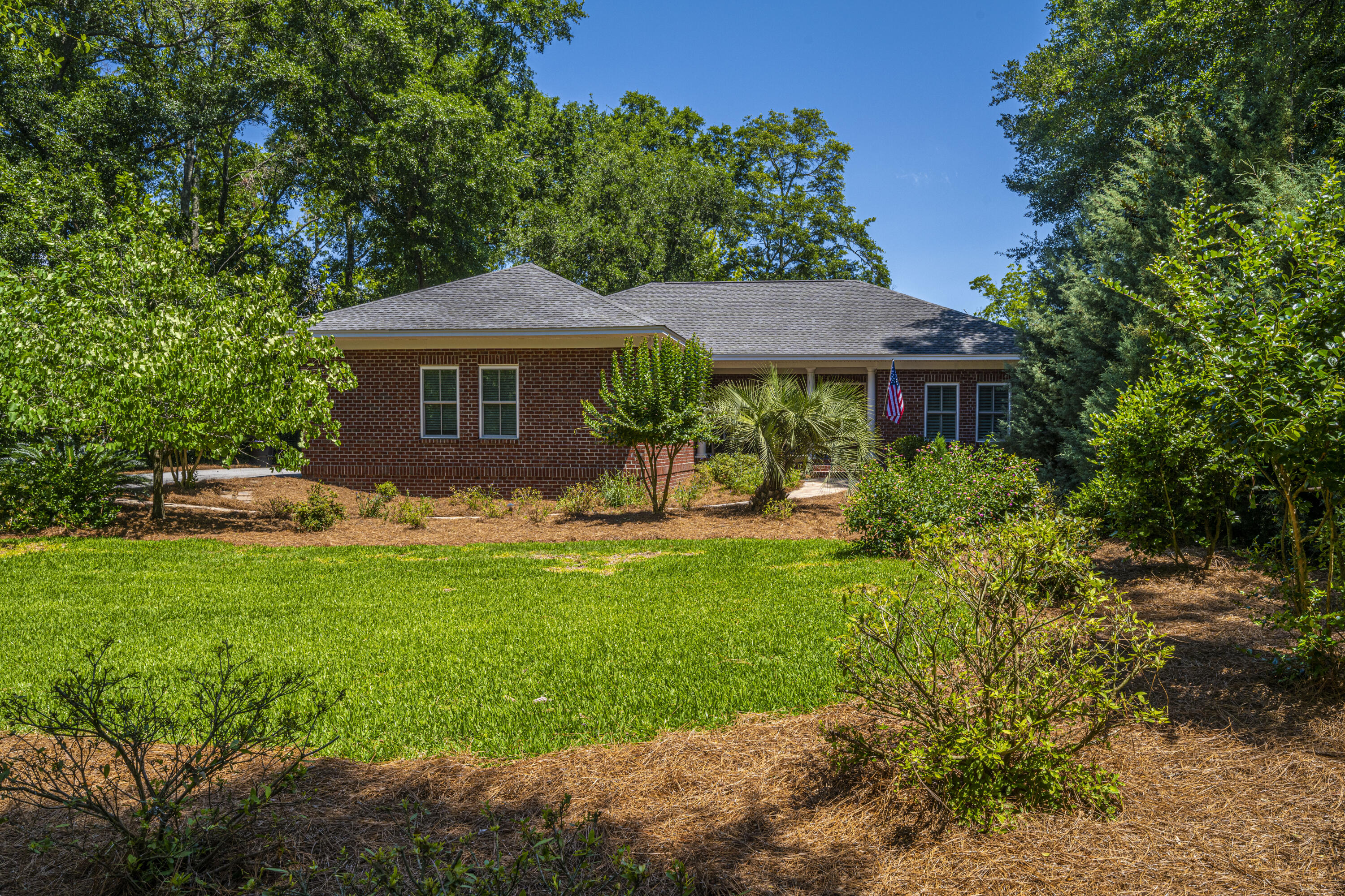214 6th Avenue Mount Pleasant, SC 29464 - Photo 3 of 48 214SixthAve03