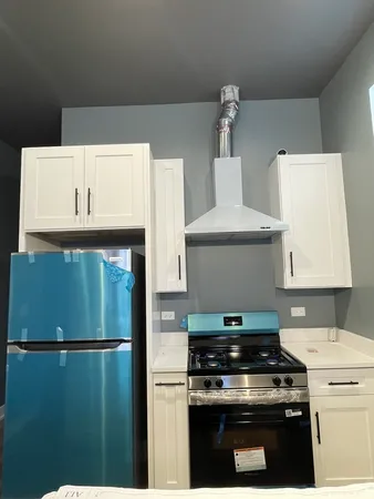 $2,000 | 1531 South Harding Avenue, Unit 1, Chicago, IL 60623