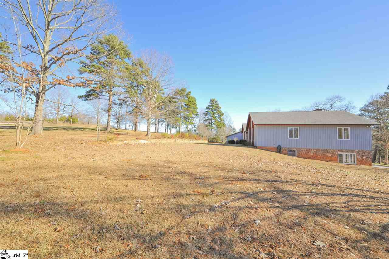 113 State Rd S-42-3274 Landrum, SC 29356 - Photo 8 of 36