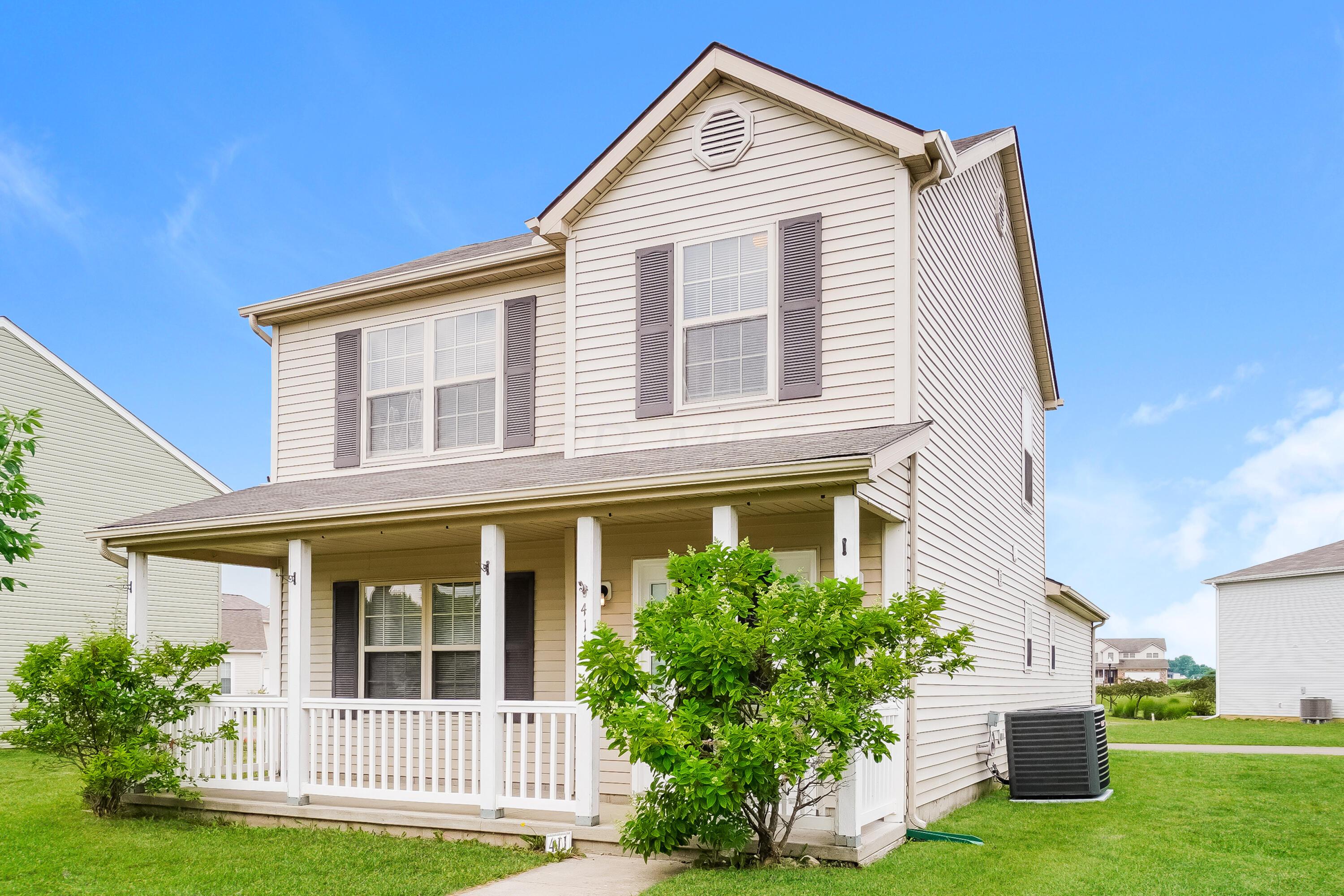 017-photo-front-view-12930853