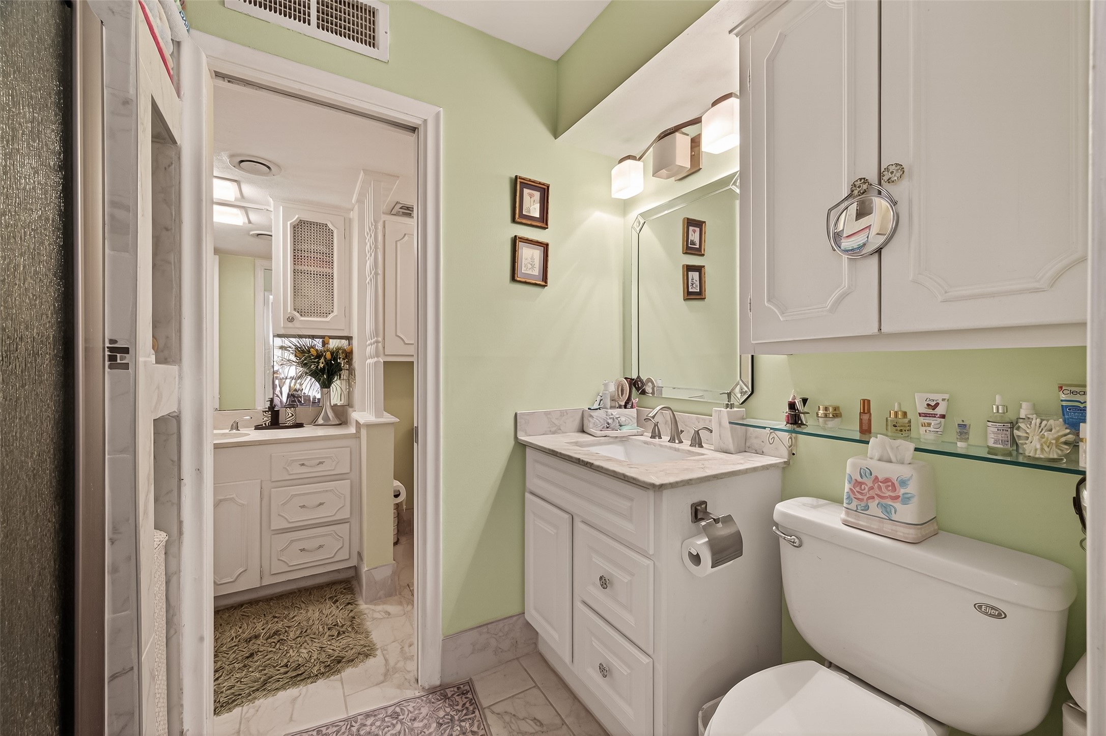 7600 Burgoyne Road, Unit 251 Houston, TX 77063 - Photo 28 of 30 Primary Bathroom