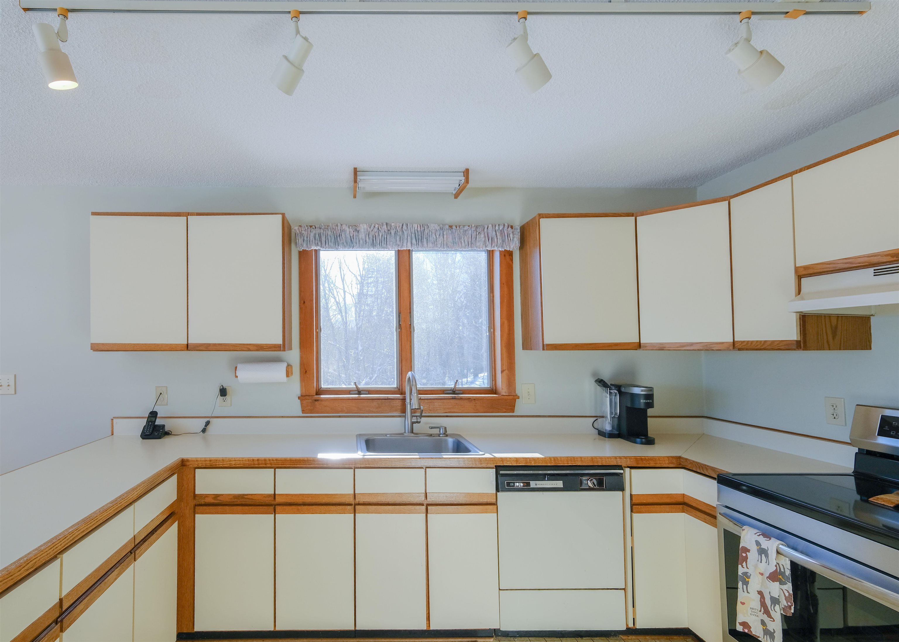 306 Yale Road Mount Holly, VT 05730 - Photo 8 of 56
