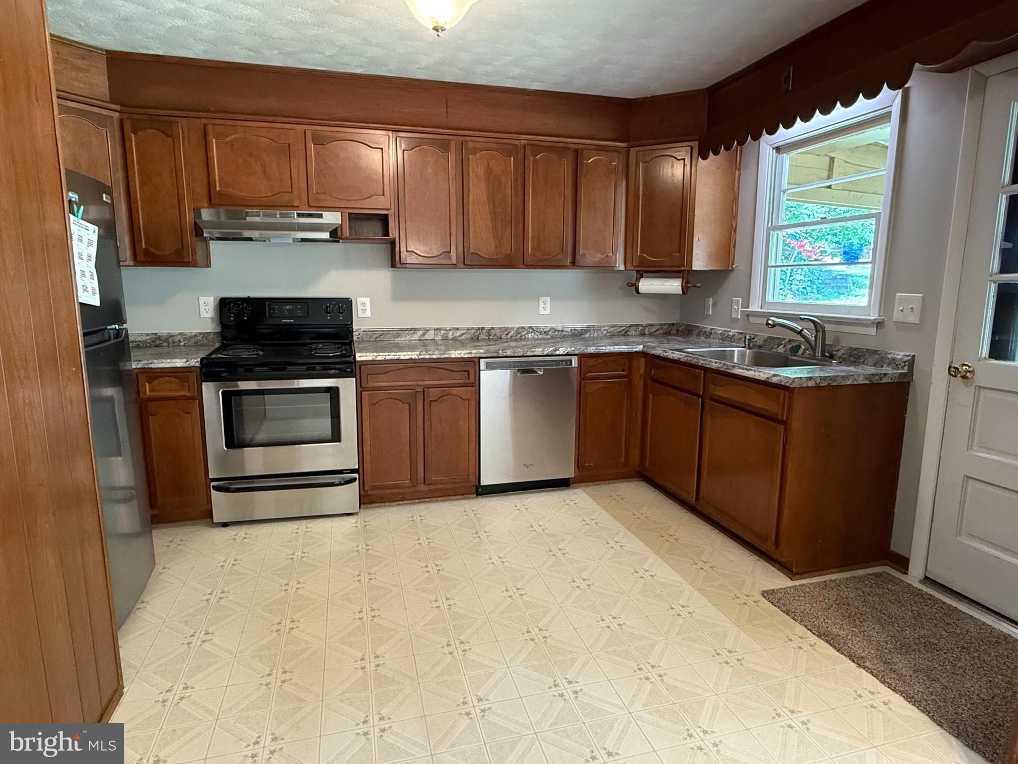 11103 Putman Road Thurmont, MD 21788 - Photo 5 of 23