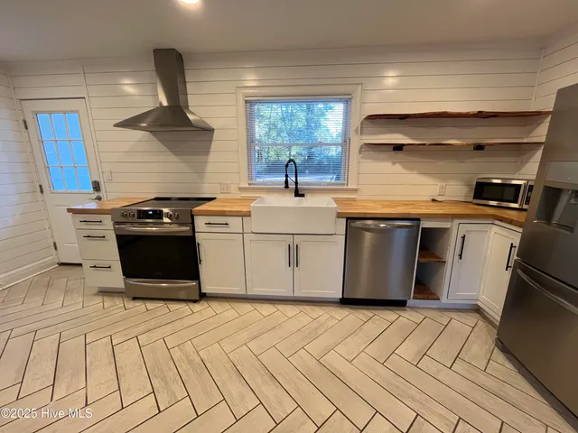 $2,800 | 3728 Winston Boulevard, Wilmington, NC 28403