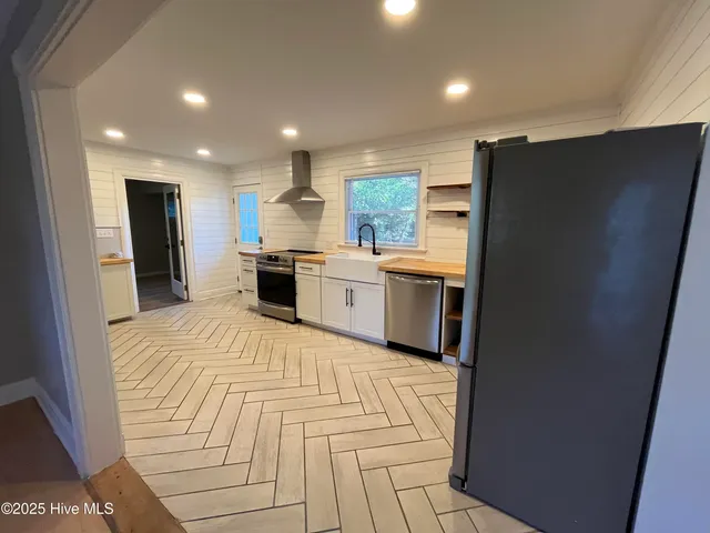 $2,800 | 3728 Winston Boulevard, Wilmington, NC 28403