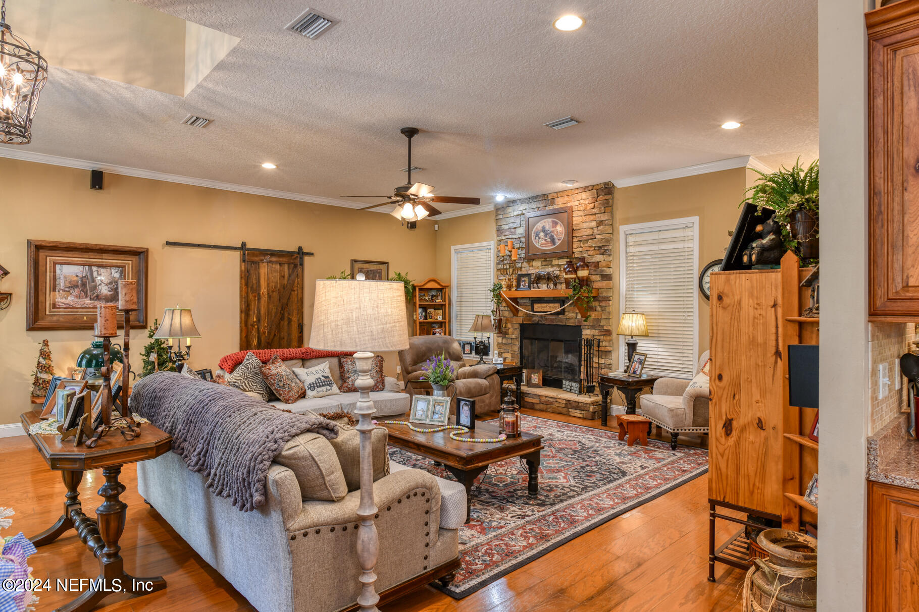 1155 Cousintown Road Interlachen, FL 32148 - Photo 8 of 57 living room