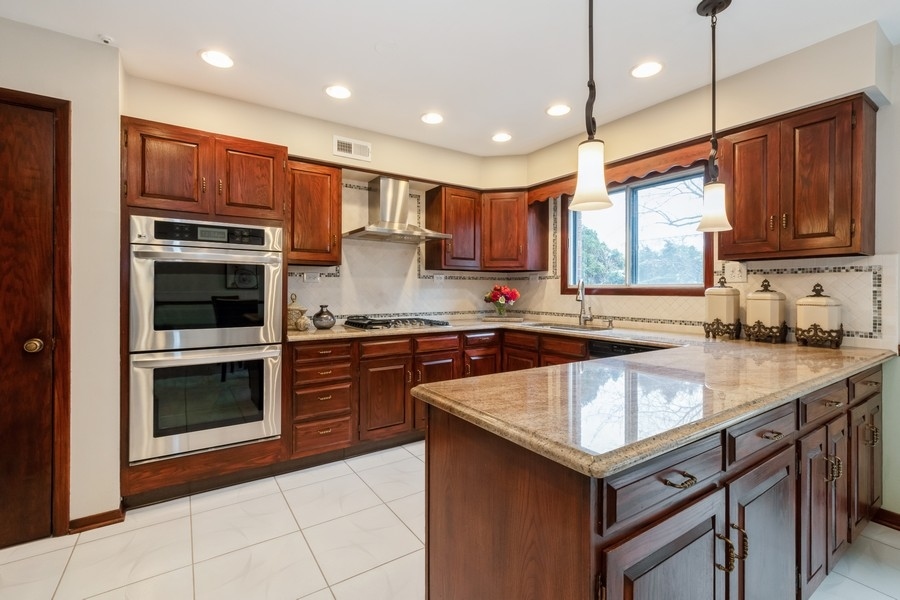 3339 Old Mill Road Northbrook, IL 60062 - Photo 6 of 12
