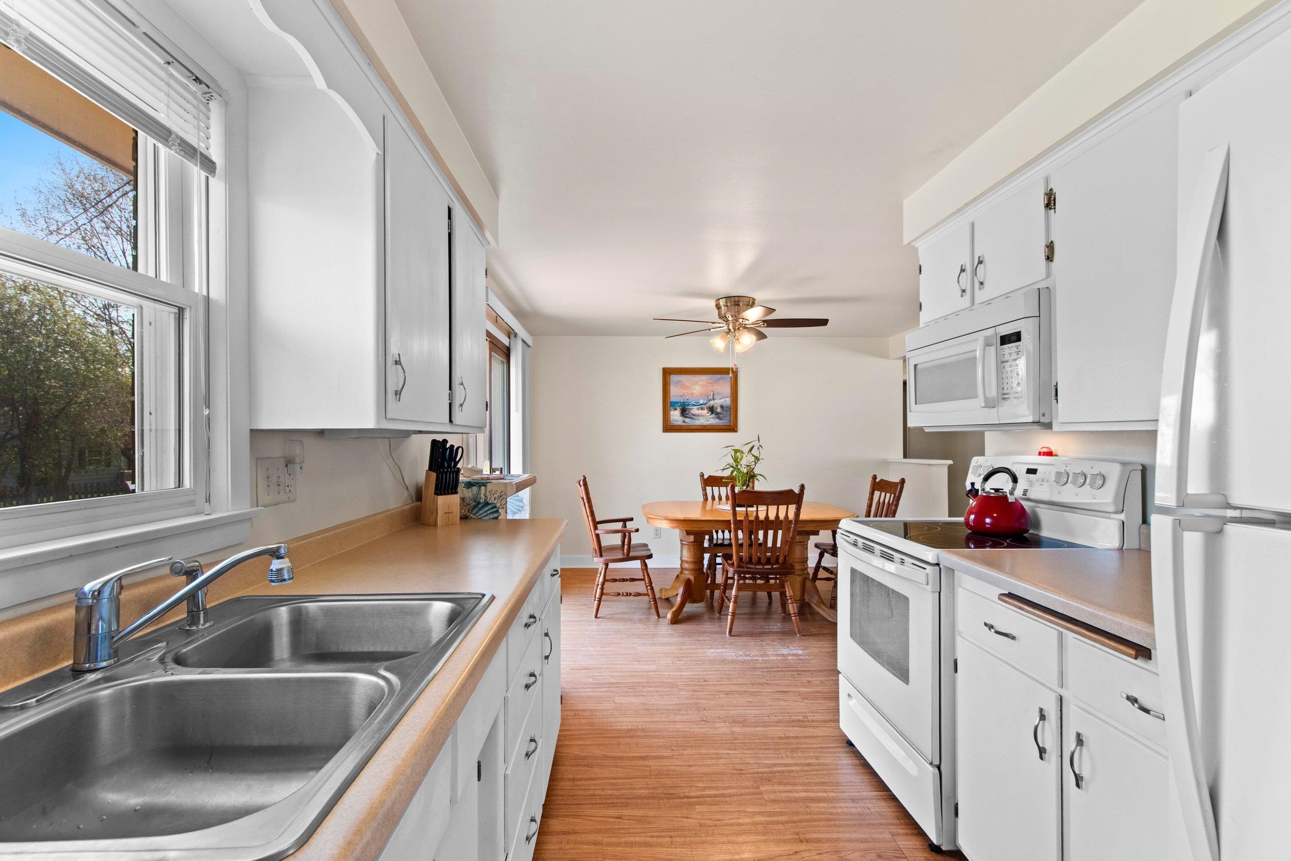 914 Rasmussen Place Green Bay, WI 54304 - Photo 15 of 43