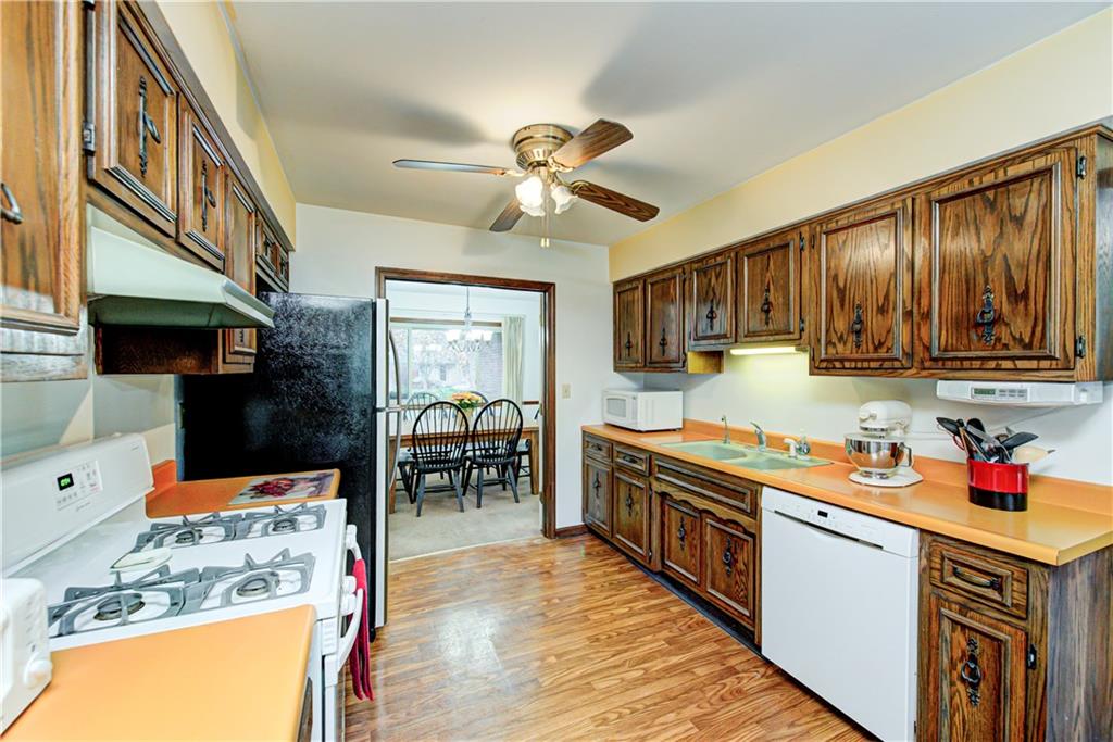 521 Valley Way Road Greenwood, IN 46142 - Photo 15 of 44 Gallery Image 15