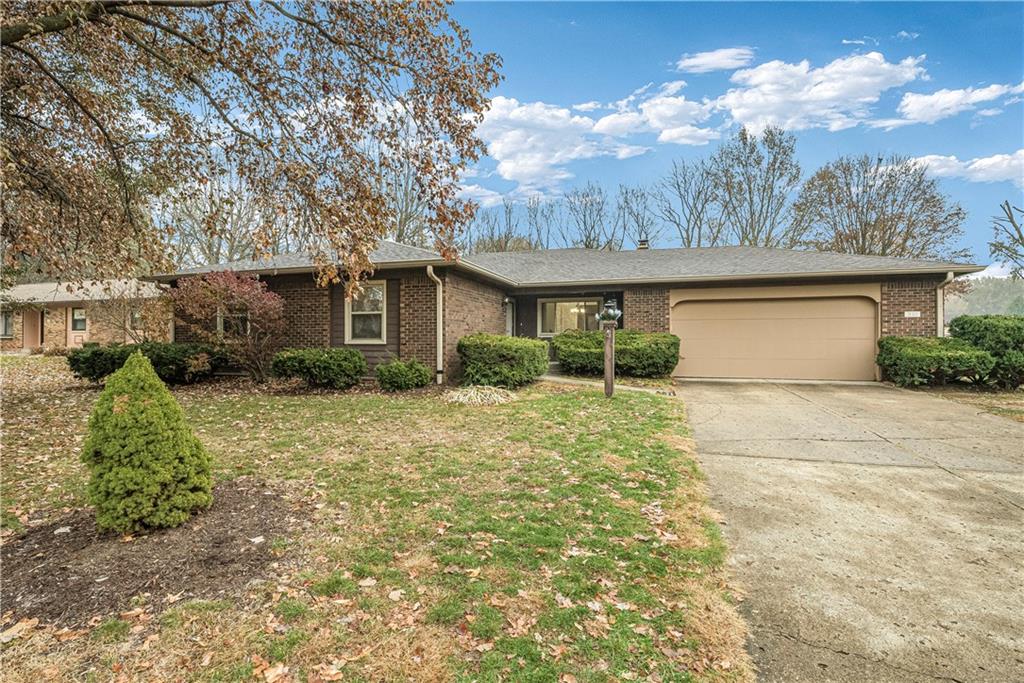 521 Valley Way Road Greenwood, IN 46142 - Photo 3 of 44 Gallery Image 3