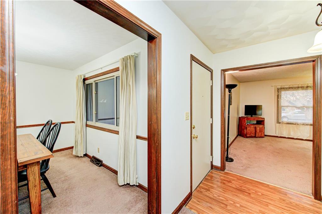521 Valley Way Road Greenwood, IN 46142 - Photo 4 of 44 Gallery Image 4