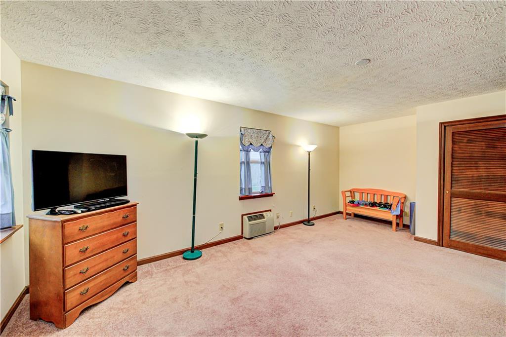 521 Valley Way Road Greenwood, IN 46142 - Photo 34 of 44 Gallery Image 34