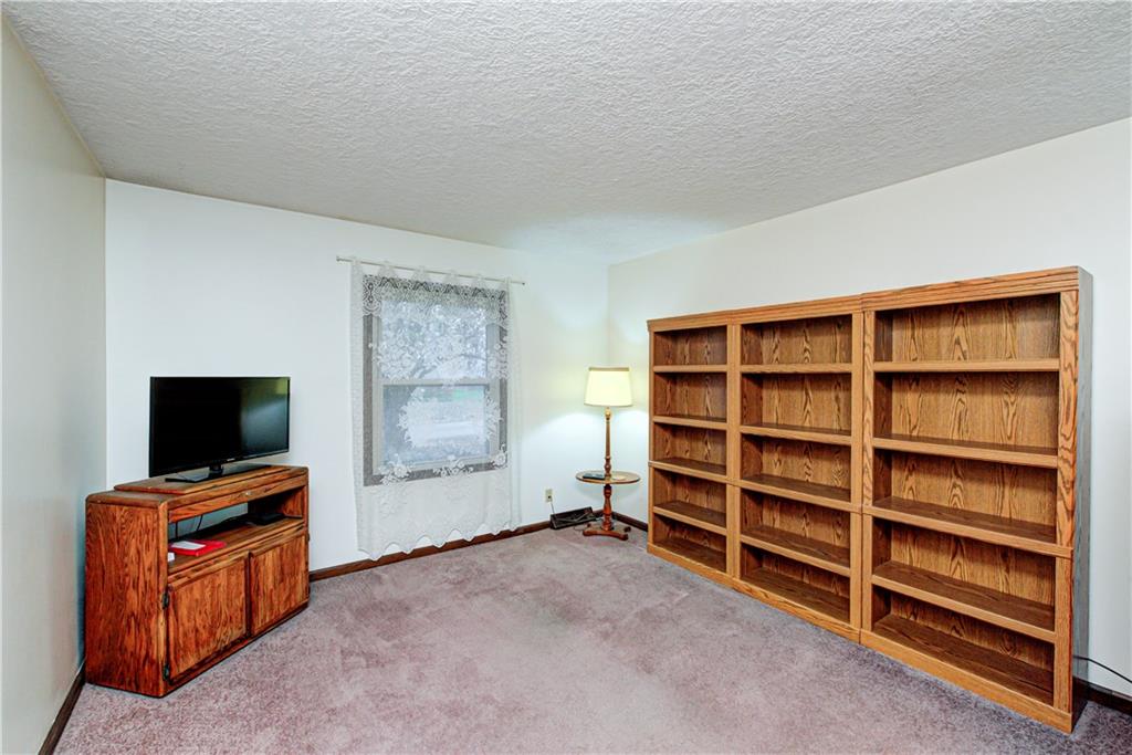 521 Valley Way Road Greenwood, IN 46142 - Photo 5 of 44 Gallery Image 5