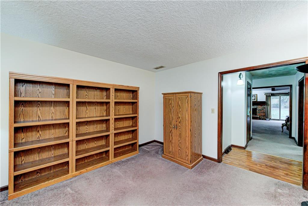 521 Valley Way Road Greenwood, IN 46142 - Photo 7 of 44 Gallery Image 7