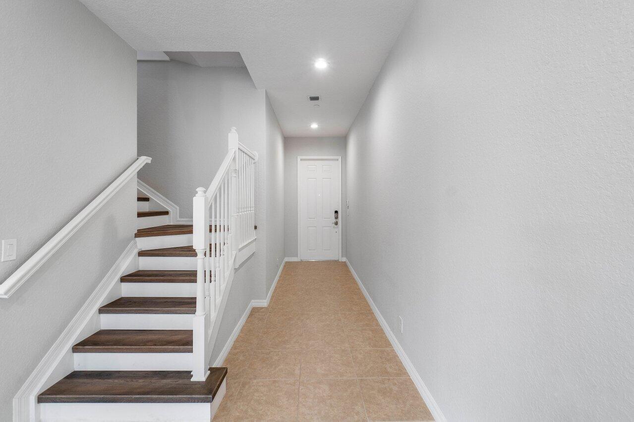 66 Lancaster Road Boynton Beach, FL 33426 - Photo 4 of 39 005-66LancasterRoad-BoyntonBeach-FL-3342