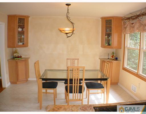 31 Tower Road Edison, NJ 08820 - Photo 3 of 10