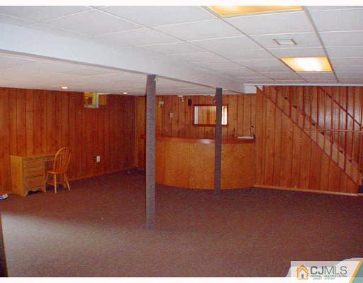 31 Tower Road Edison, NJ 08820 - Photo 6 of 10