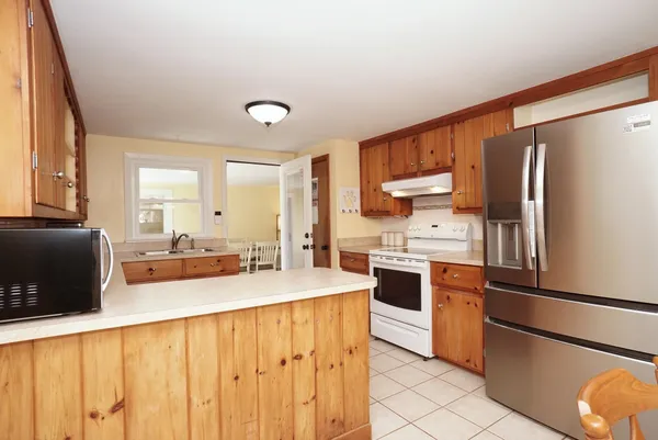 $462,000 | 17 Rockrimmon Road, Kingston, NH 03848