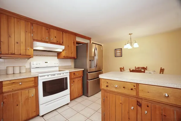 $462,000 | 17 Rockrimmon Road, Kingston, NH 03848