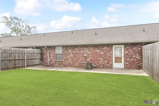 $1,275 | 404 East Beech Street, Ponchatoula, LA 70454