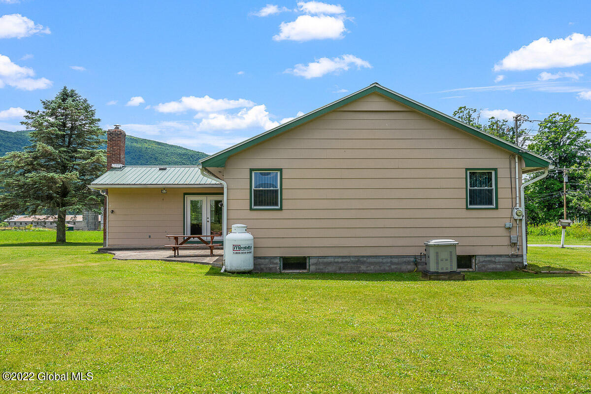 1372 Clauverwie Road Middleburgh, NY 12122 - Photo 5 of 58 1372 Clauverwie Rd Middleburgh NY 020 ML