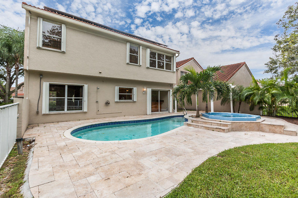 9729 Vía Emilie Boca Raton, FL 33428 - Photo 23 of 28 Pool/Backyard