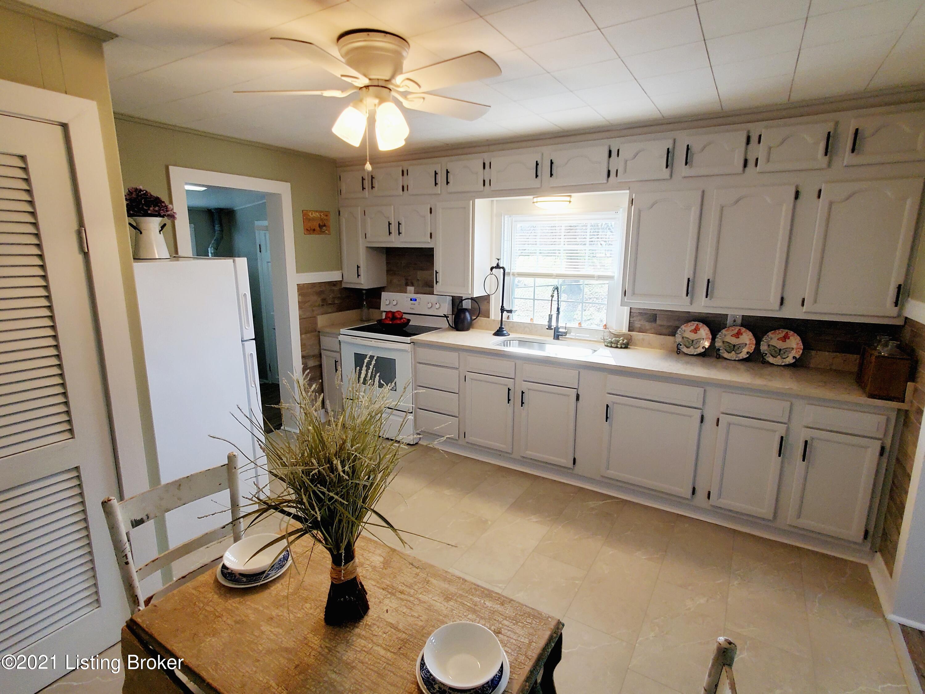 7101 Manslick Road Louisville, KY 40214 - Photo 18 of 37 06-2 LOADS OF CABINETS