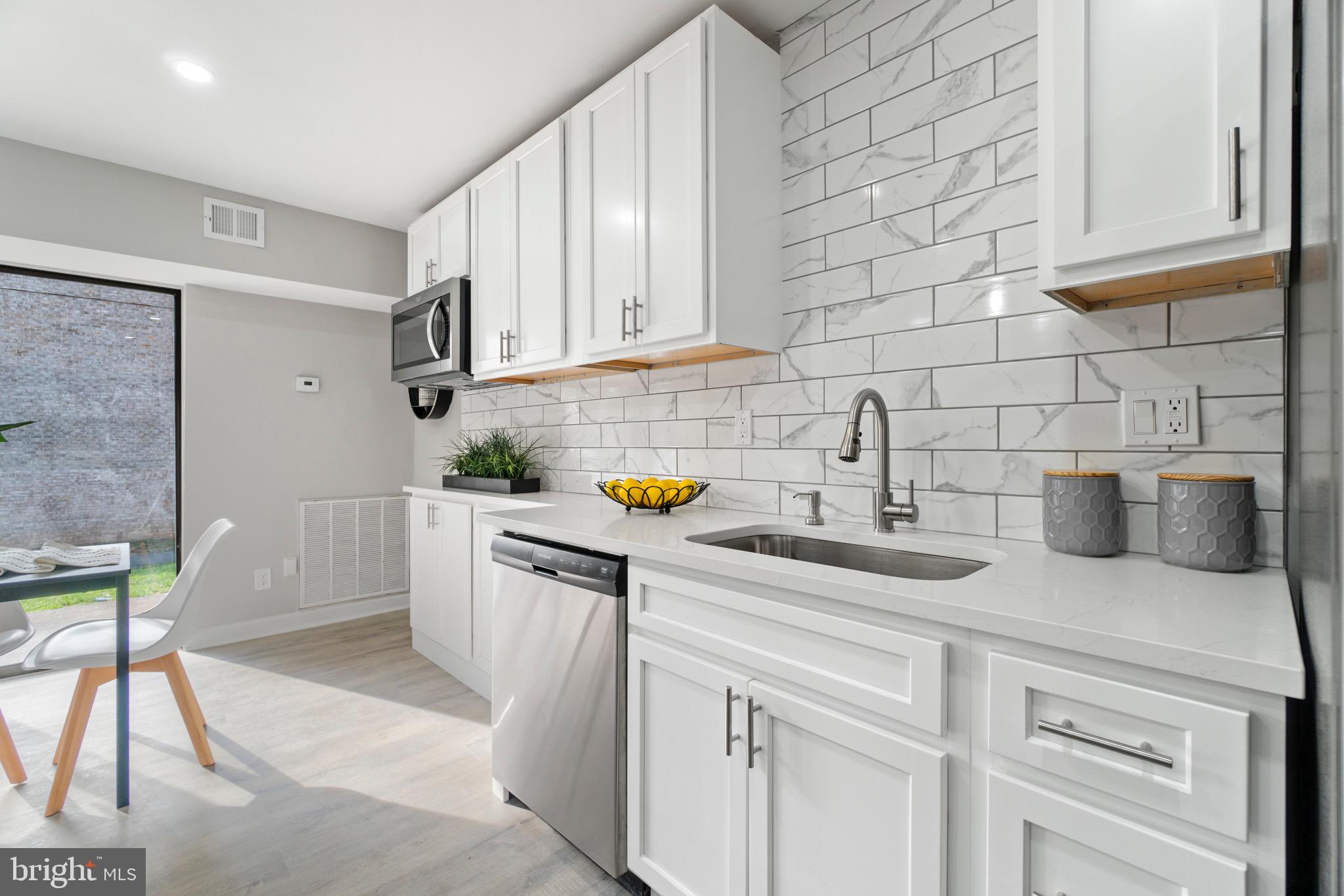 2244 Castle Rock Square, Unit 1B Reston, VA 20191 - Photo 6 of 19 Gallery Image 6