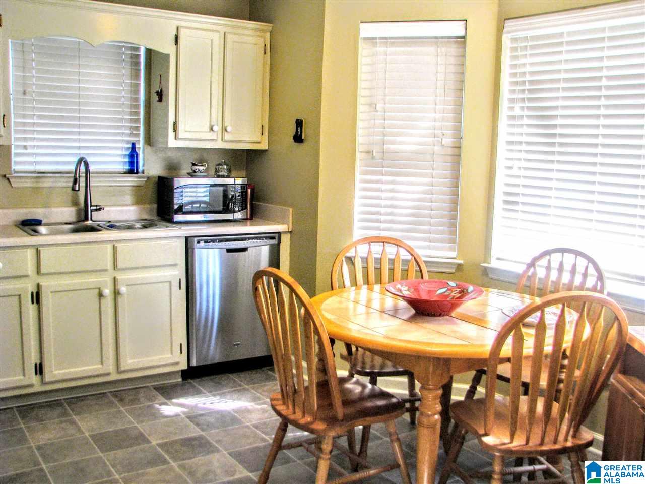 201 Park Place Way Alabaster, AL 35007 - Photo 4 of 15