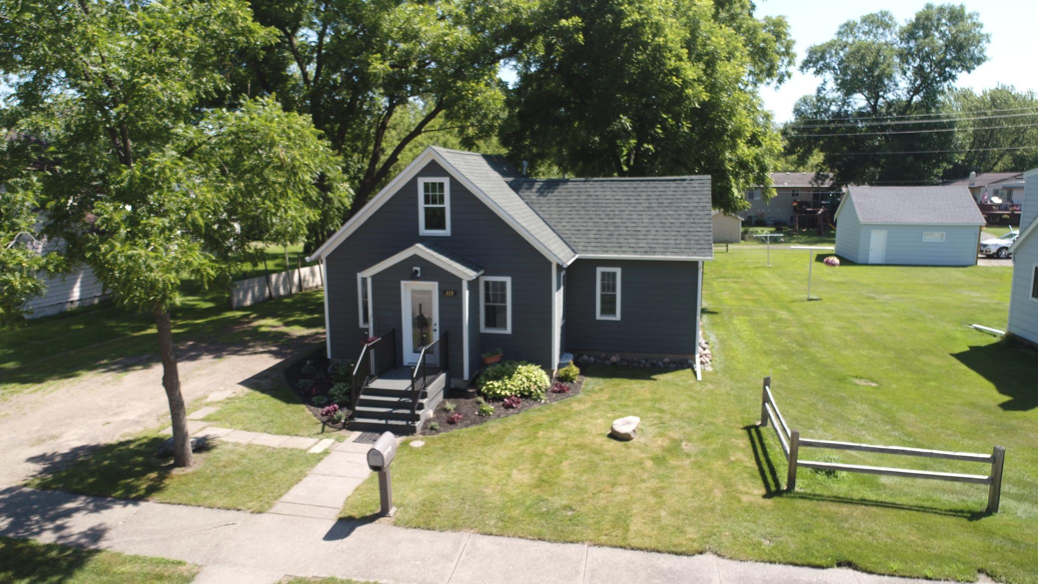 315 4th Avenue Southeast Milaca, MN 56353 - Photo 1 of 2