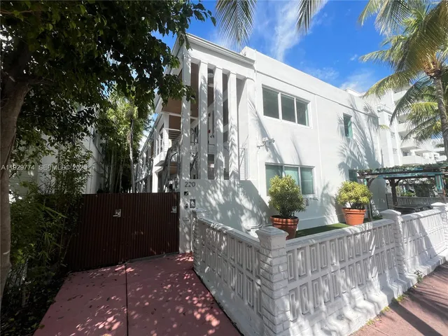 $1,845 | 220 Collins Avenue, Unit 6B, Miami Beach, FL 33139