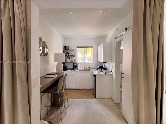 $1,845 | 220 Collins Avenue, Unit 6B, Miami Beach, FL 33139