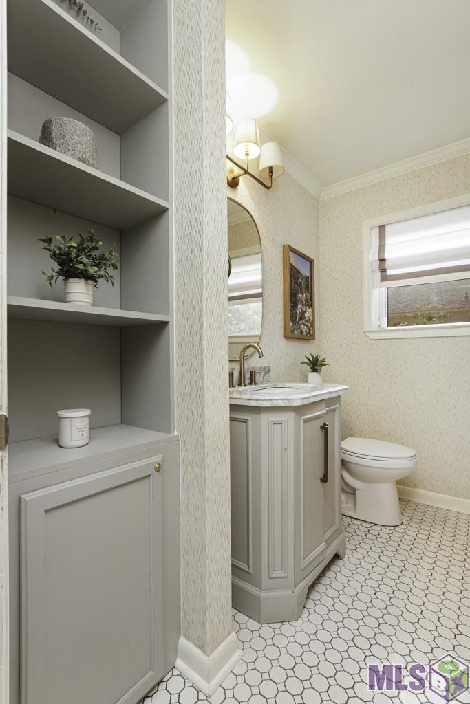 1555 Carter Avenue Baton Rouge, LA 70806 - Photo 14 of 23 In Love with this hall bathroom!