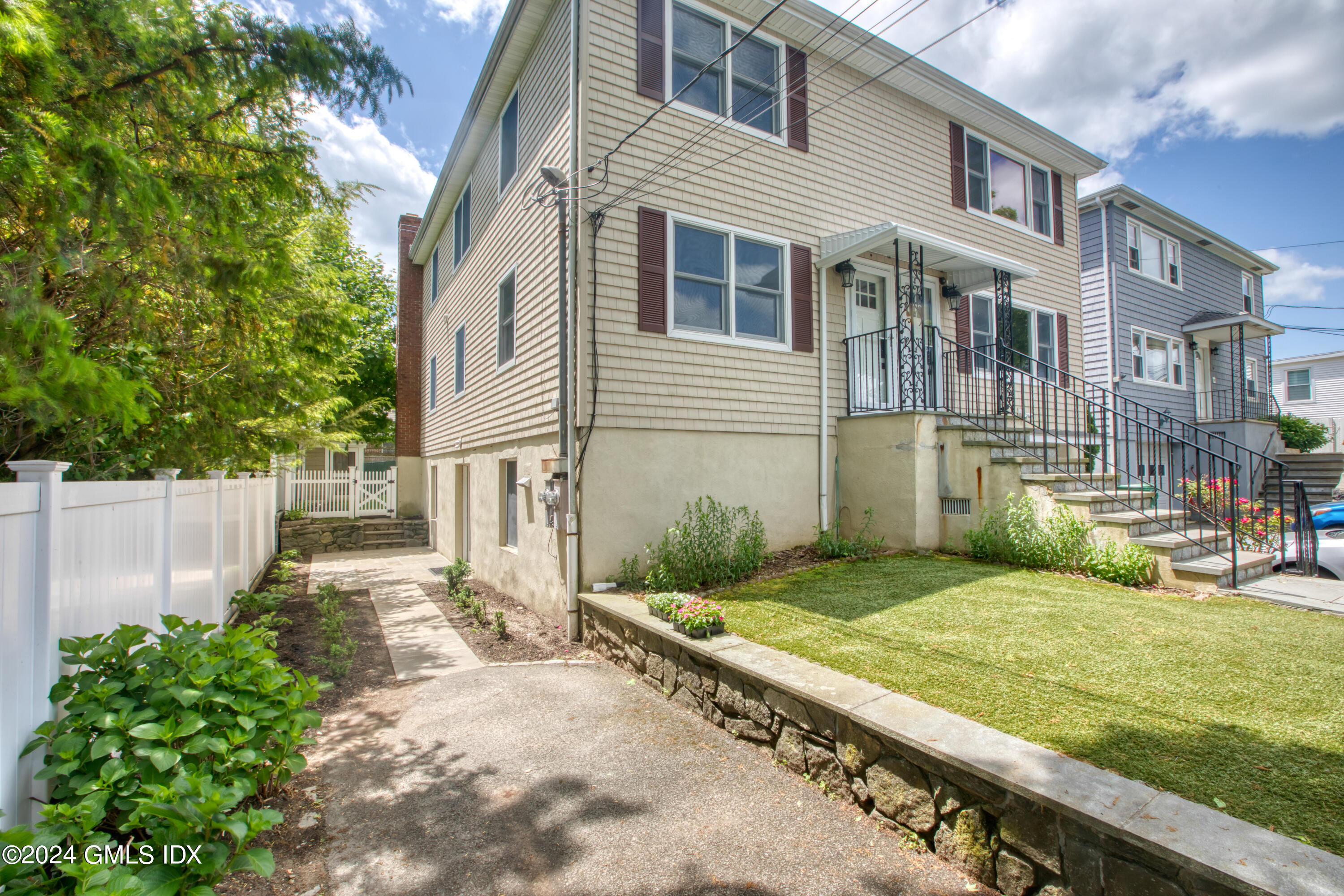 8 Ridge Place, Unit 1 Greenwich, CT 06831 - Photo 36 of 38 TERRACE