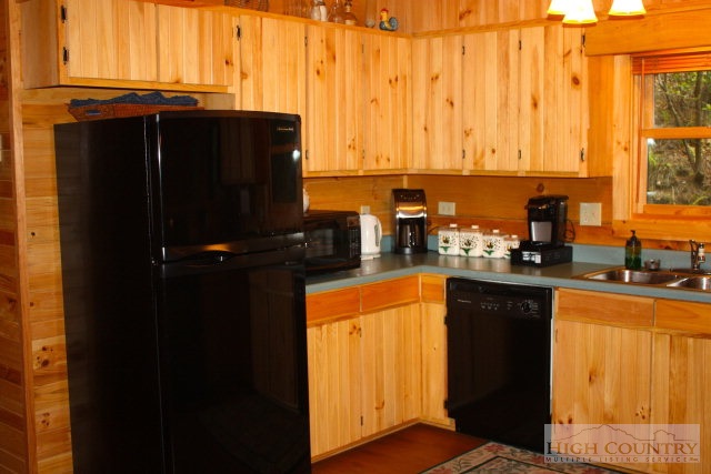 3543 Wildcat Road Deep Gap, NC 28618 - Photo 16 of 17