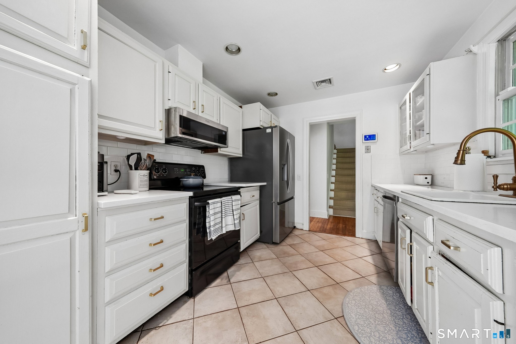 18 Cartbridge Road Weston, CT 06883 - Photo 8 of 37