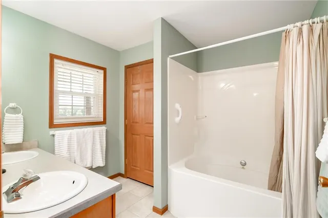 $450,000 | 182 Walnut Creek Road, Wellsville, KS 66092