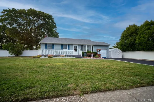 $675,000 | 1 Puritian Place, West Babylon, NY 11704