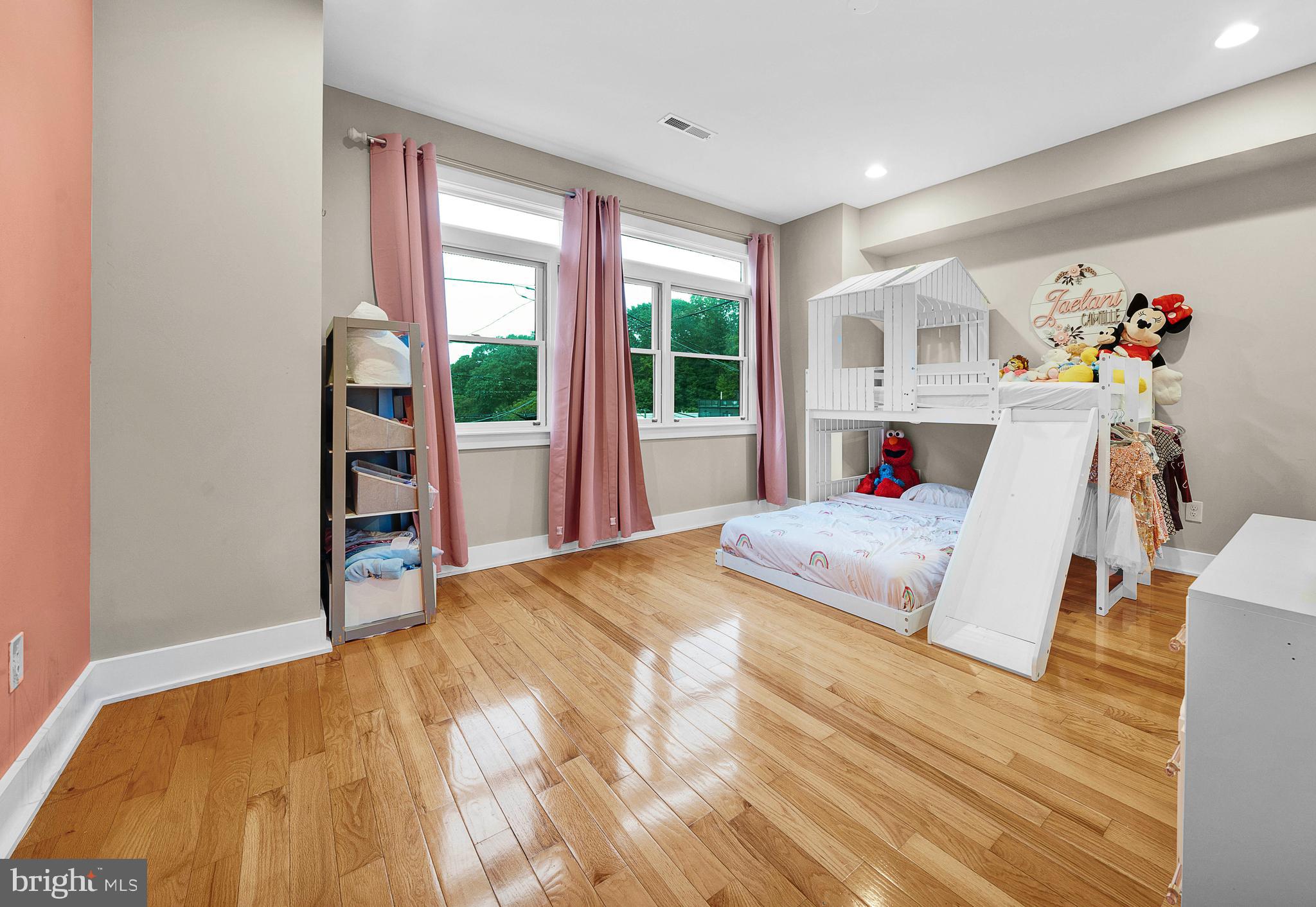 4743 Sheldon Street Philadelphia, PA 19127 - Photo 8 of 32