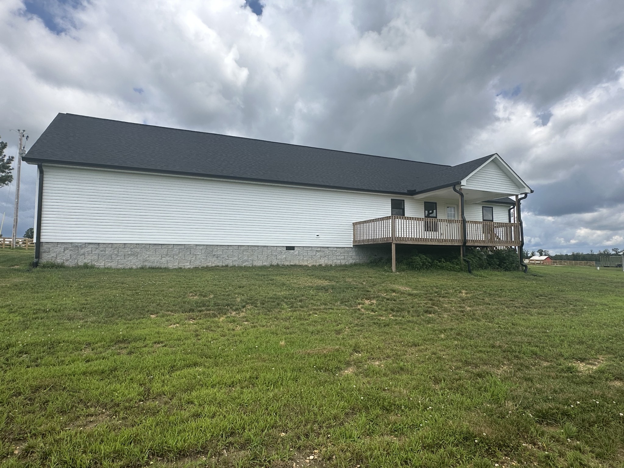 1654 Linville Road Lawrenceburg, TN 38464 - Photo 11 of 33 a view of a backyard