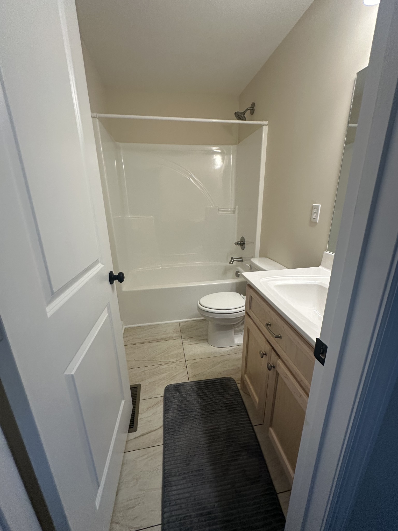 1654 Linville Road Lawrenceburg, TN 38464 - Photo 24 of 33 a bathroom with a sink a toilet and shower