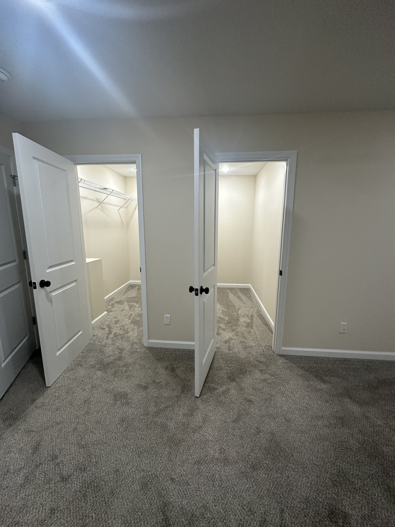 1654 Linville Road Lawrenceburg, TN 38464 - Photo 32 of 33 an empty room with windows