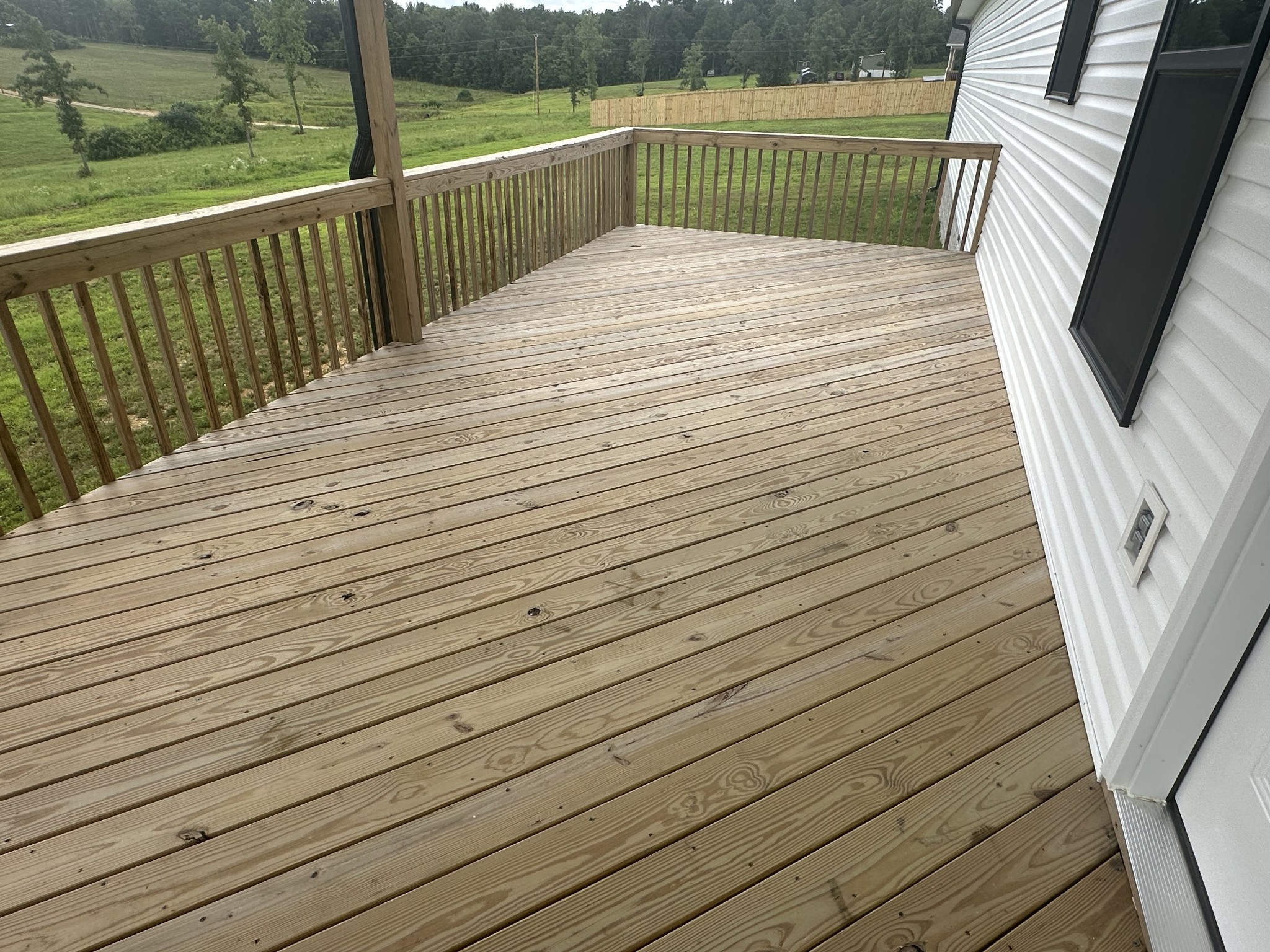 1654 Linville Road Lawrenceburg, TN 38464 - Photo 10 of 33 a view of balcony