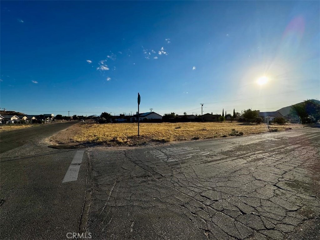 154-60 Broken Bow Road Apple Valley, CA 92307 - Photo 6 of 9 Subject Property