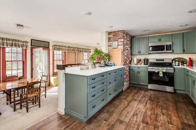 $849,000 | 1310-1311 Upper City Road, Pittsfield, NH 03263