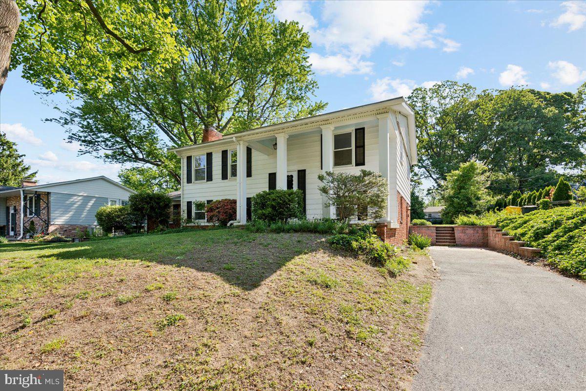 130 Brent Road Arnold, MD 21012 - Photo 3 of 46 a front view of house with yard and green space