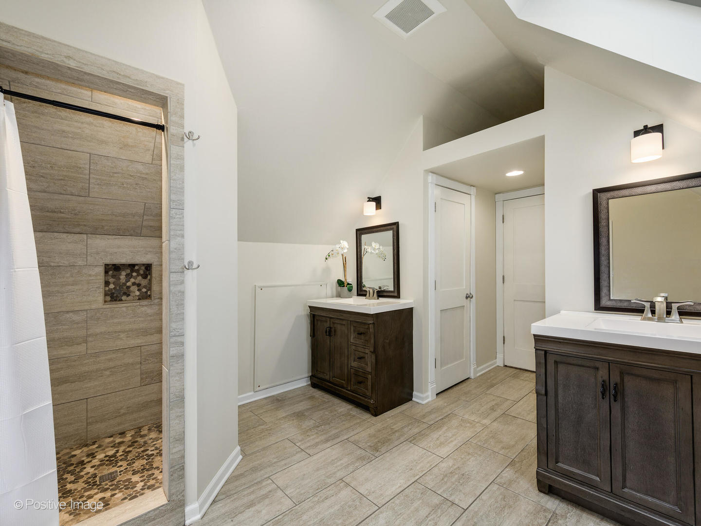 802 Clinton Place Evanston, IL 60201 - Photo 18 of 27