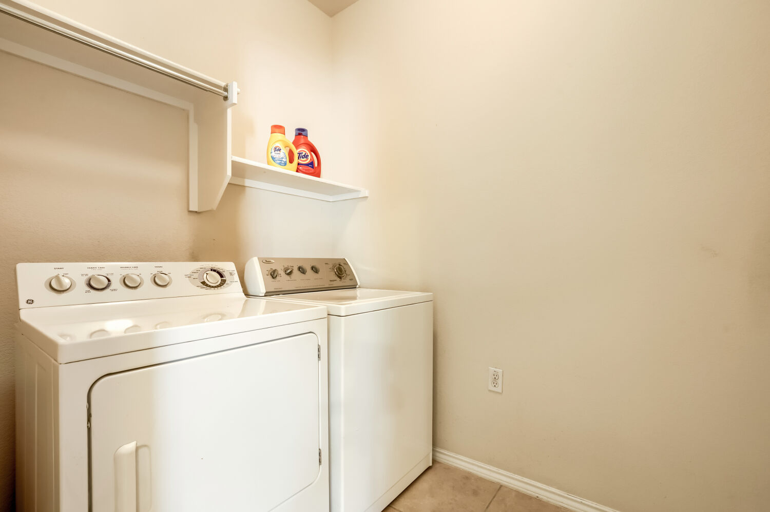 310 Crockett Loop Georgetown, TX 78633 - Photo 18 of 22 Washer and dryer convey with the sale of the home.