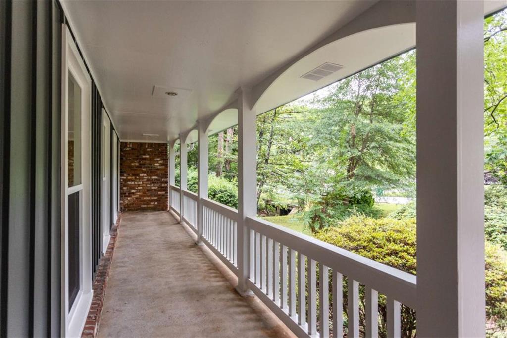 1025 Vistavia Circle Decatur, GA 30033 - Photo 14 of 56