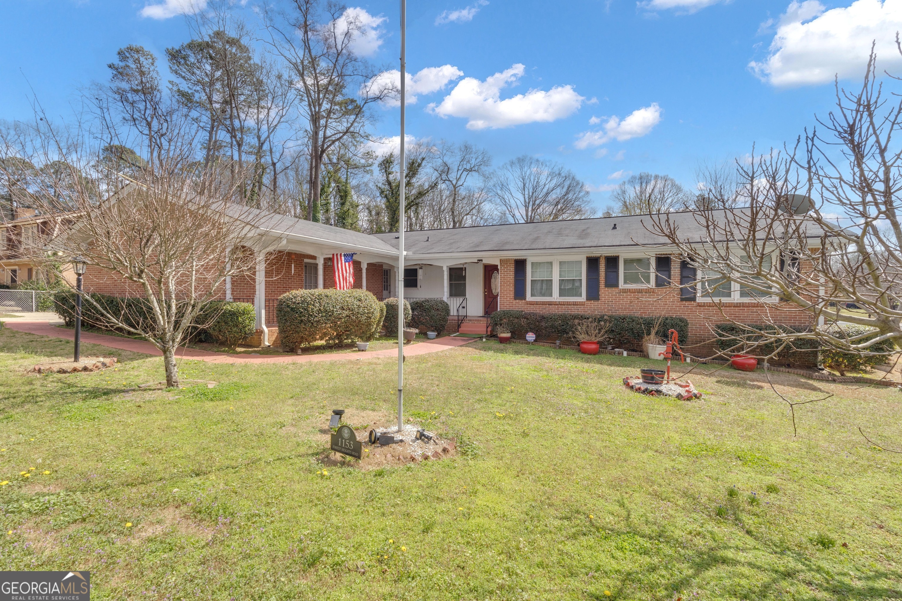 1153 Forest Heights Road Stone Mountain, GA 30083 - Photo 4 of 49